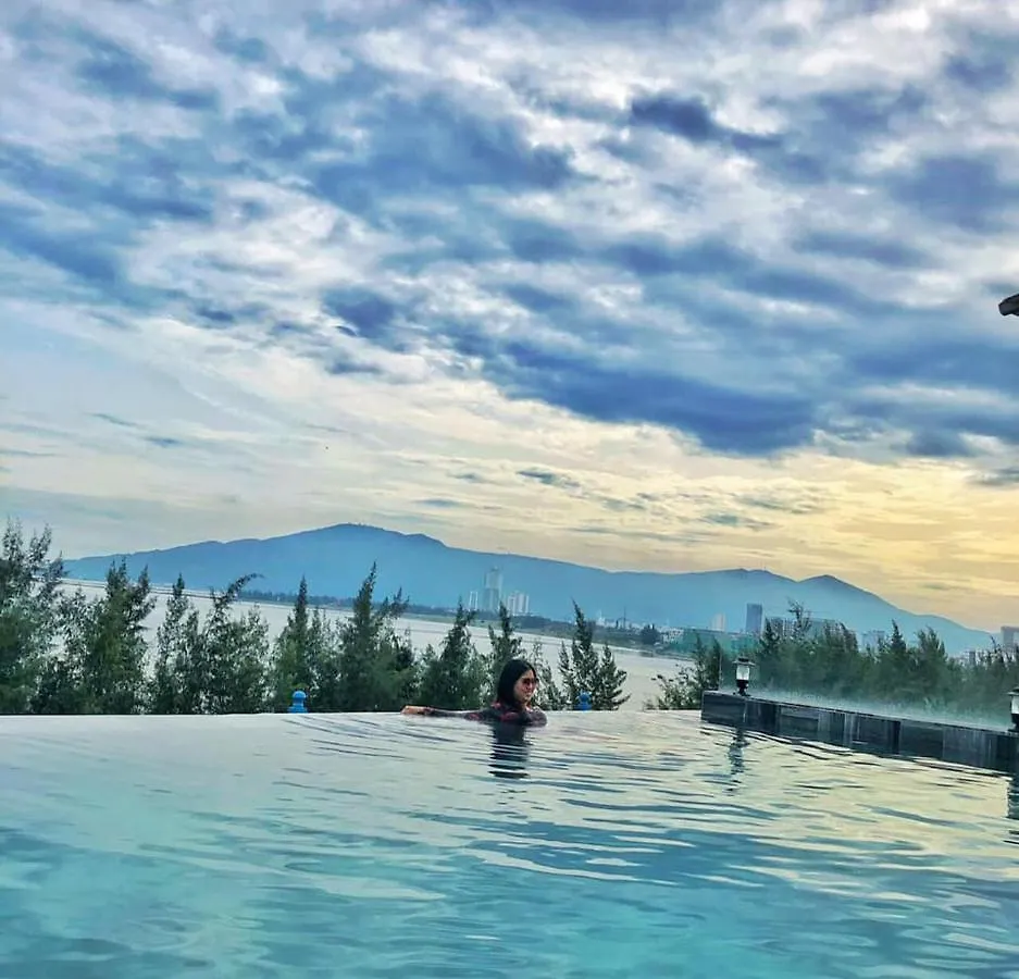 Santori Hotel Da Nang Bay 3*,