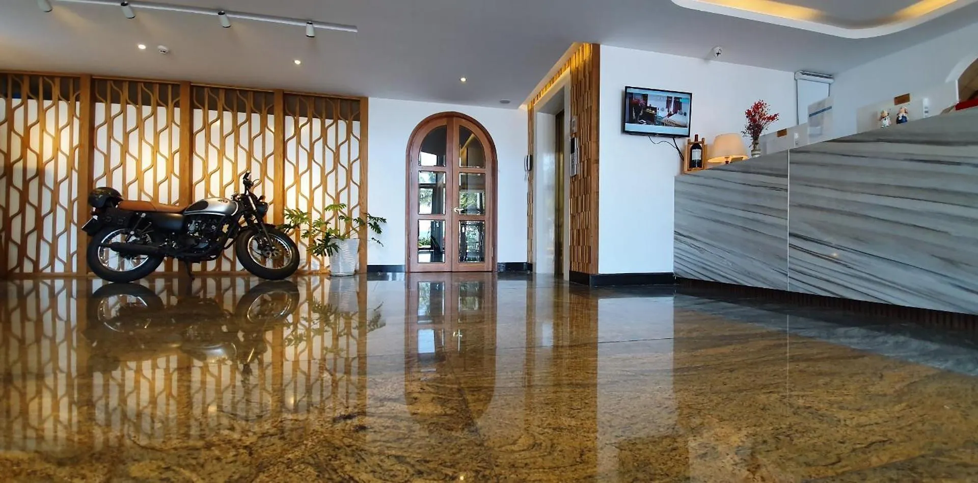 ***  Santori Hotel Da Nang Bay Vietnam